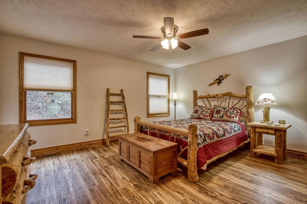 The Nuthouse Ii, Pool Table, Wifi, 1089 Free Tickets Each Paid Day, Dollywood And More Sevierville Zewnętrze zdjęcie