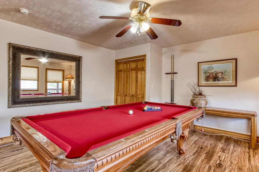 The Nuthouse Ii, Pool Table, Wifi, 1089 Free Tickets Each Paid Day, Dollywood And More Sevierville Pokój zdjęcie