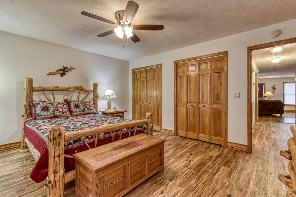 The Nuthouse Ii, Pool Table, Wifi, 1089 Free Tickets Each Paid Day, Dollywood And More Sevierville Pokój zdjęcie